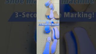 Автоматическая машина для маркировки стелек – 40 000 штук в день | Быстрая и точная печать на стельках для обуви