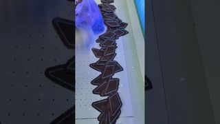 50 000 шт/день! Машина для маркировки обуви, заменяющая 6 рабочих