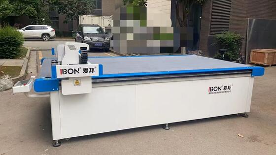 Хорошая цена Машина для резки кожи с ЧПУ 220V - 380V Цифровой нож резач для искусственной PU кожи онлайн