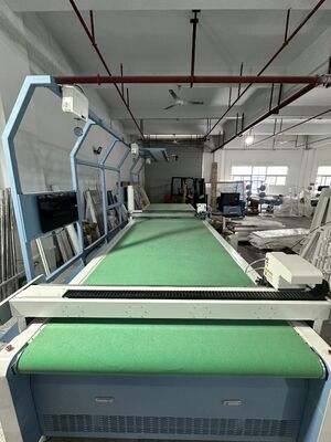 Машина для резки кожи с двойной головой IB1660 с диапазоном резки 1600 мм х 6000 мм и высокой точностью для подлинной кожи